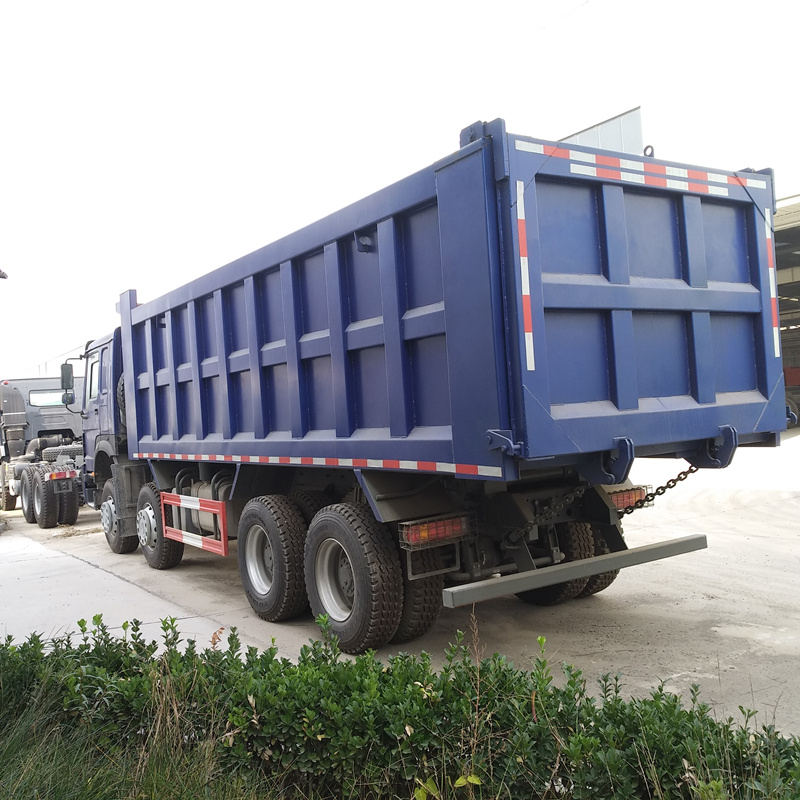 Sino Howo 8x4 Dump truck rectangular compartment.