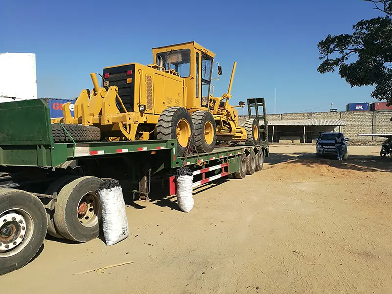 3 Axle Lowbed Trailer Use in Mozambique