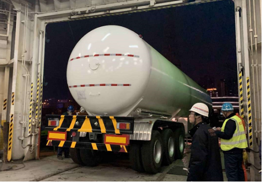 59.6KL LPG tanker trailer .png